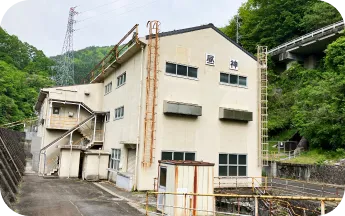阿智村内に立地する水力発電「昼神水力発電所」