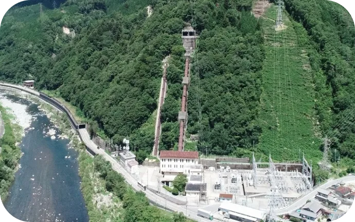 下呂市内に立地する水力発電「東上田水力発電所」