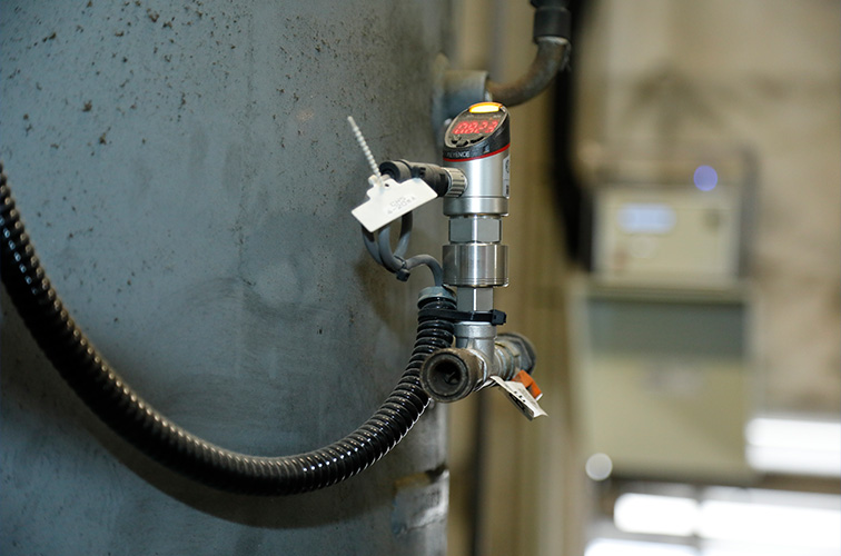 レシーバータンクの圧力センサーの写真